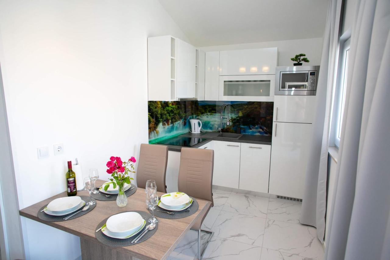 Apartments Sun Dance With Heated Pool Novalja Εξωτερικό φωτογραφία