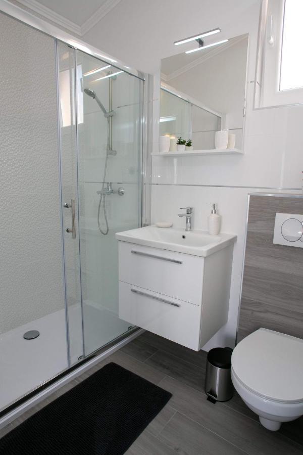 Apartments Sun Dance With Heated Pool Novalja Εξωτερικό φωτογραφία