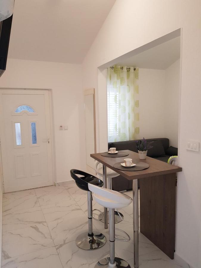 Apartments Sun Dance With Heated Pool Novalja Εξωτερικό φωτογραφία