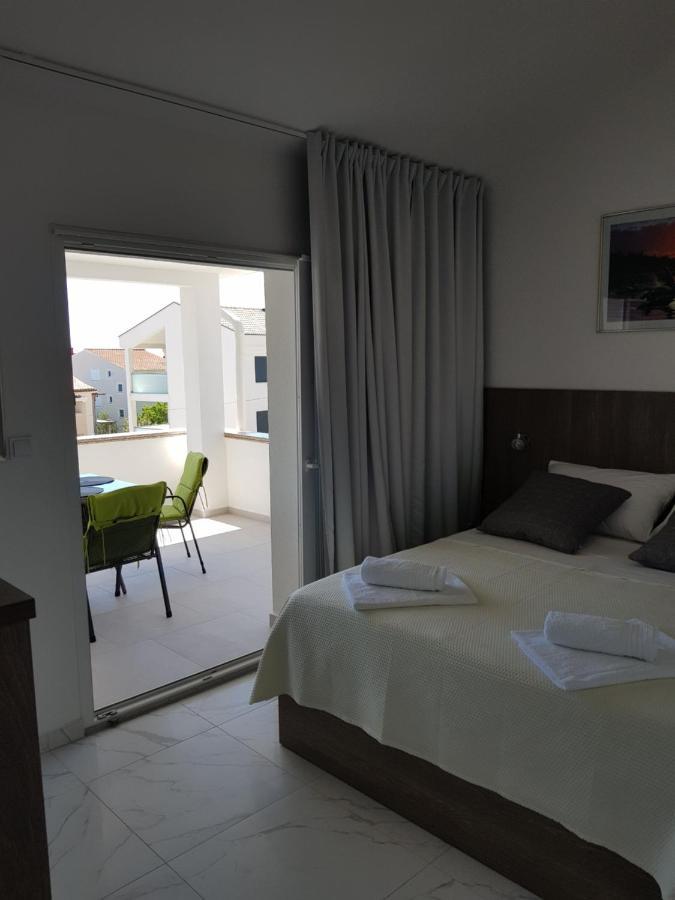 Apartments Sun Dance With Heated Pool Novalja Εξωτερικό φωτογραφία