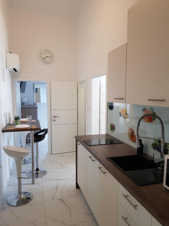 Apartments Sun Dance With Heated Pool Novalja Εξωτερικό φωτογραφία