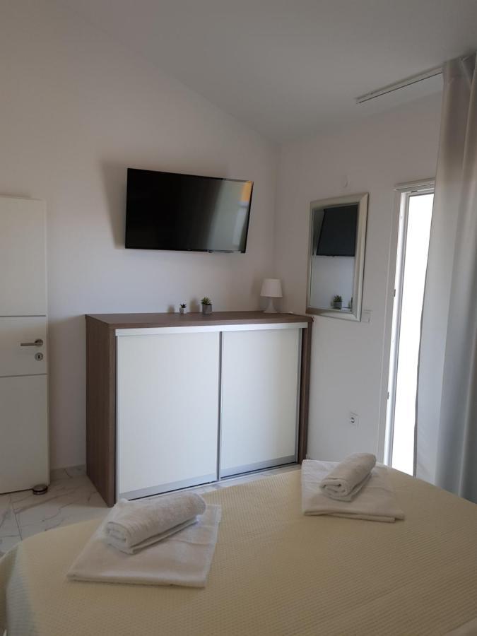 Apartments Sun Dance With Heated Pool Novalja Εξωτερικό φωτογραφία
