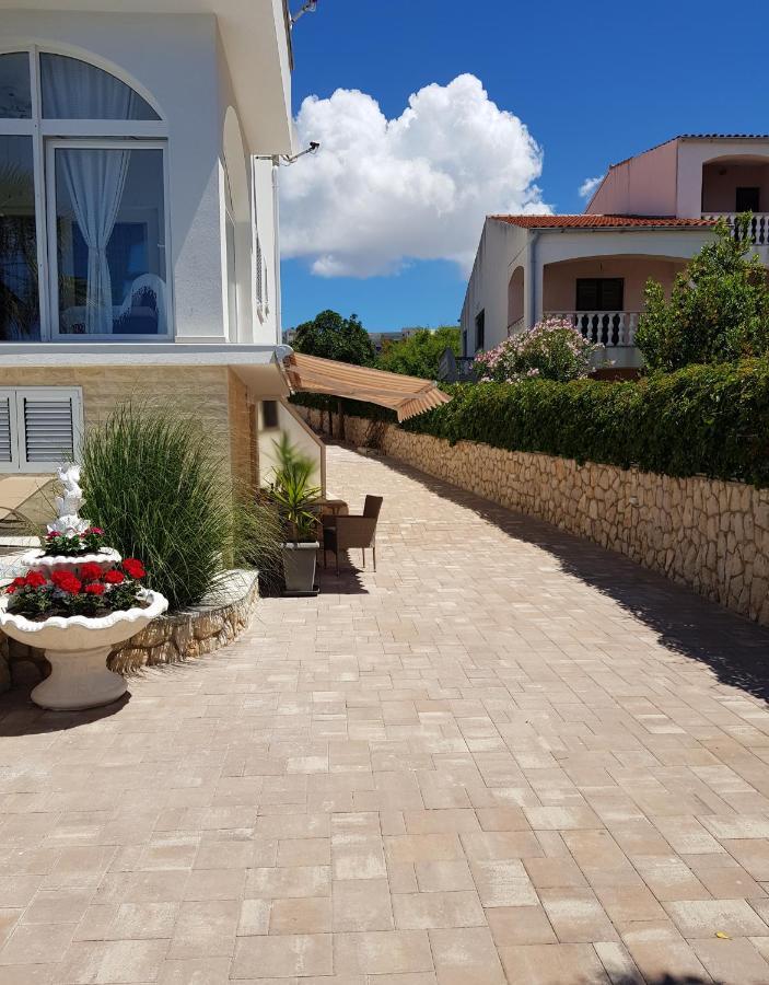 Apartments Sun Dance With Heated Pool Novalja Εξωτερικό φωτογραφία