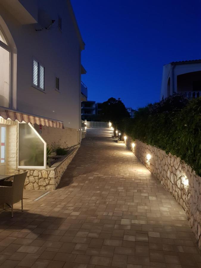 Apartments Sun Dance With Heated Pool Novalja Εξωτερικό φωτογραφία